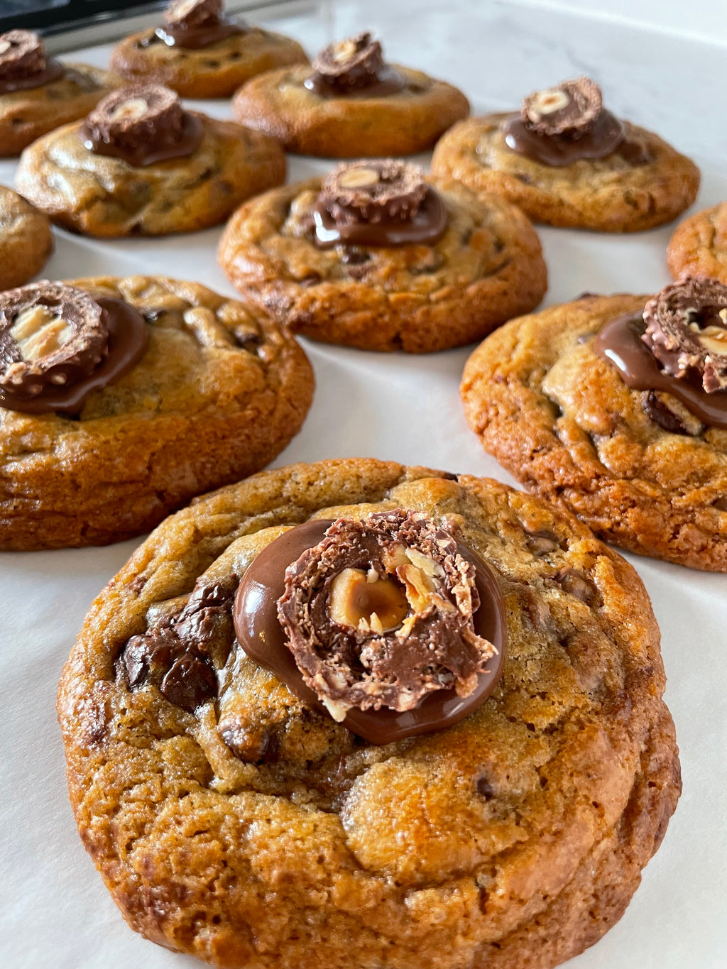 Assorted box of 9 stuffed cookies